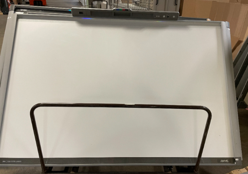 Smart Board Interactive Whiteboard System photo 5