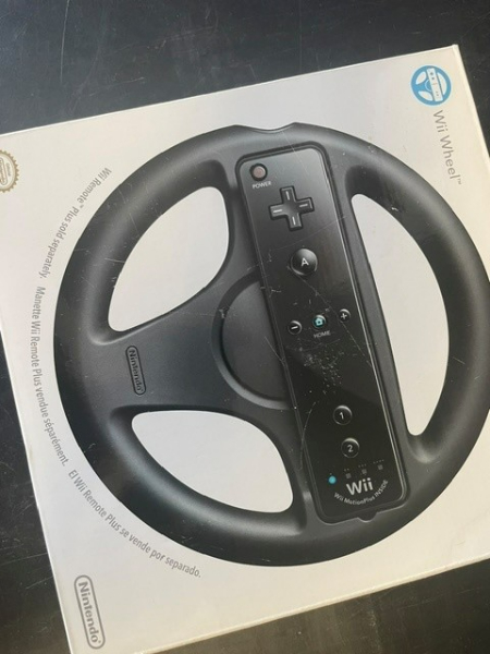 Different pieces of WII gaming equipment photo 4