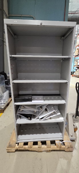 Cabinets Lot photo 2