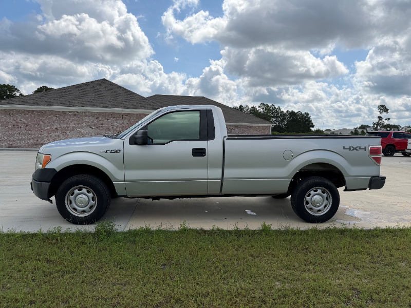 2014 Ford F150 4X4 photo 2