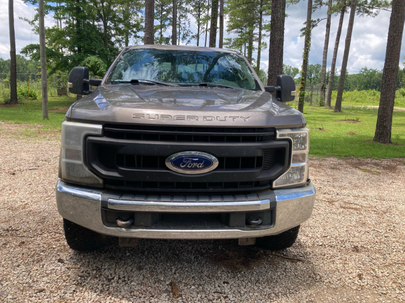 2020 Ford F250 Super Duty 4X4 Super Cab XL photo 3