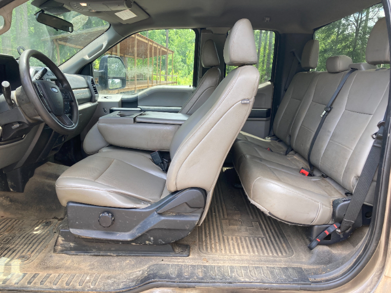 2020 Ford F250 Super Duty 4X4 Super Cab XL photo 5