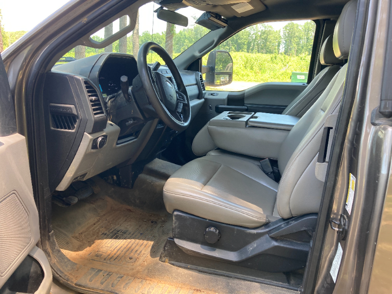 2020 Ford F250 Super Duty 4X4 Super Cab XL photo 5