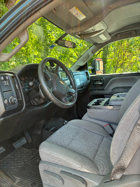 2015 Chevrolet Silverado 2500HD 4WD Double Cab 4 DR photo 3