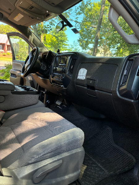 2015 Chevrolet Silverado 2500HD 4WD Double Cab 4 DR photo 5
