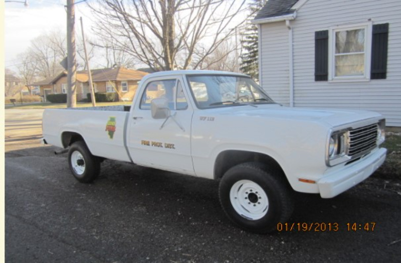 1977 Dodge M880 Truck photo 2