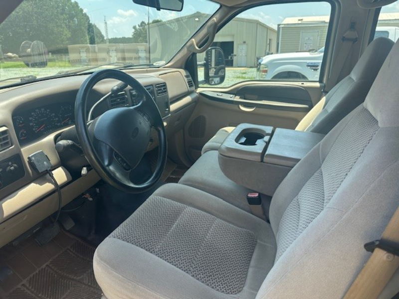 2001 Ford F350 photo 2