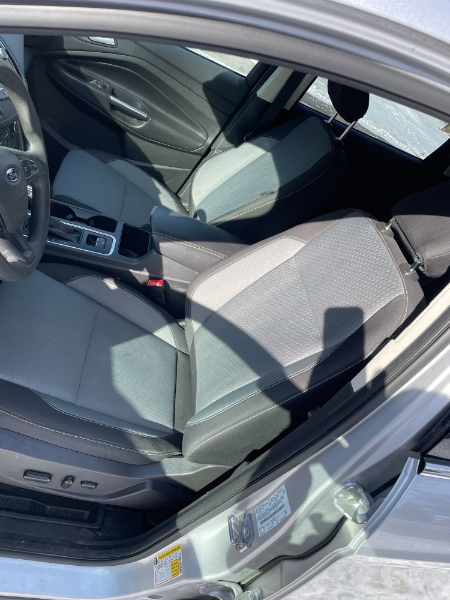 2018 Ford Escape SE 4WD SUV 4DR photo 4