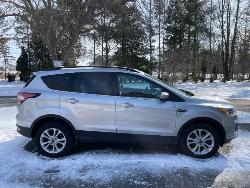 2018 Ford Escape SE 4WD SUV 4DR photo 7