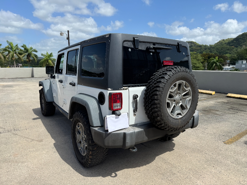 2015 Jeep Wrangler photo 3