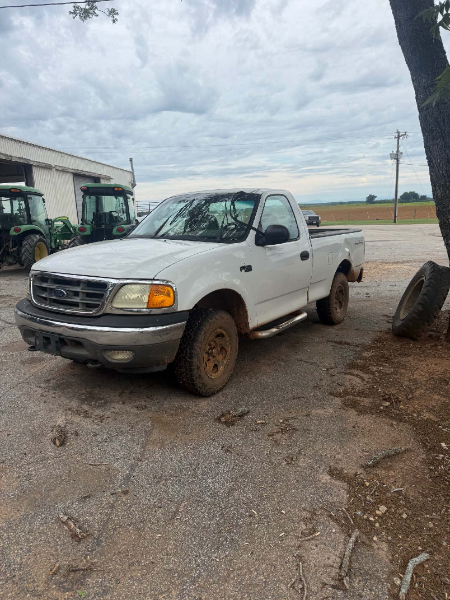 2003 Ford F150 photo 2