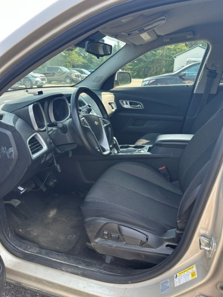 2015 Chevrolet Equinox photo 3