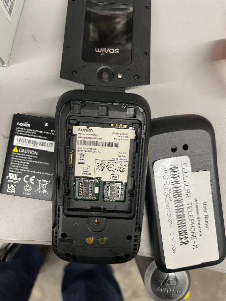 Sonim Flip-Phones photo 6