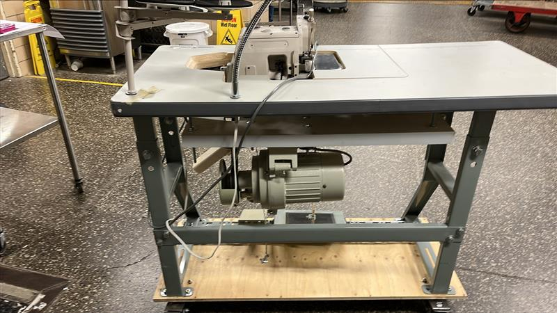 Consew 695EX Sewing Machine photo 4