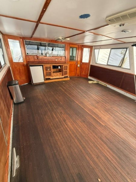 1964 63 foot Cabin Cruiser photo 2