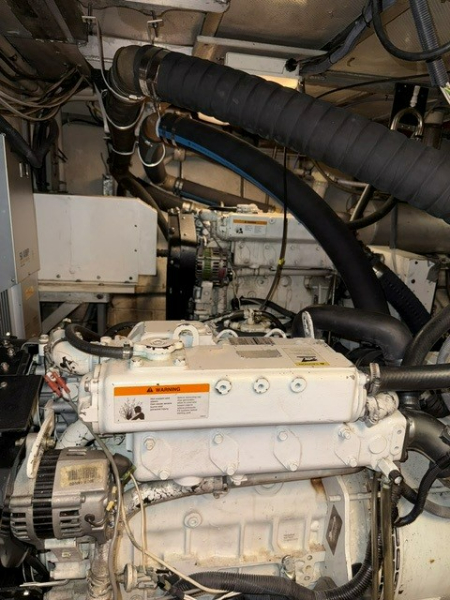1964 63 foot Cabin Cruiser photo 6