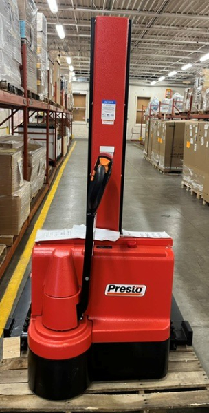 Pallet Stacker photo 3