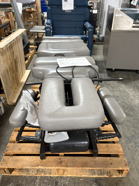 Chiropractic Flexion Distraction Treatment Table photo 2