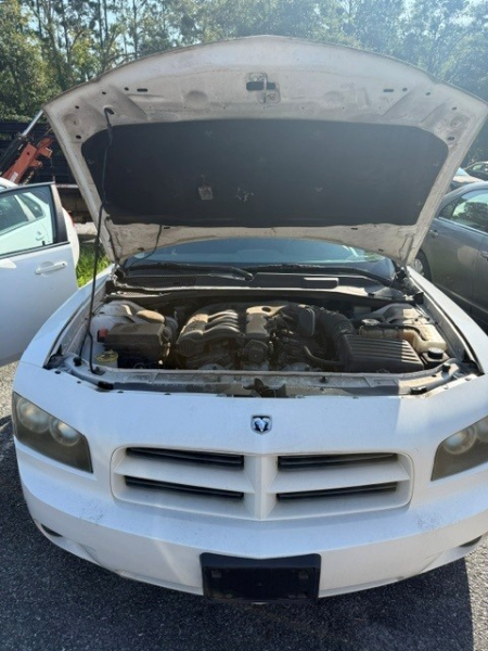 2010 Dodge Charger photo 5