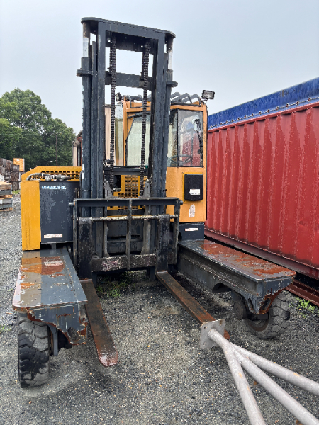 Omega Forklift photo 2