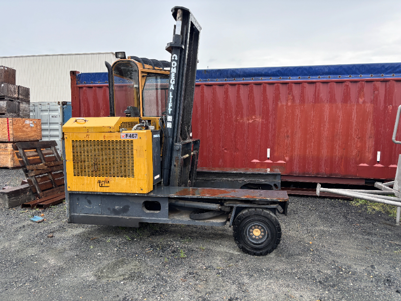 Omega Forklift photo 3