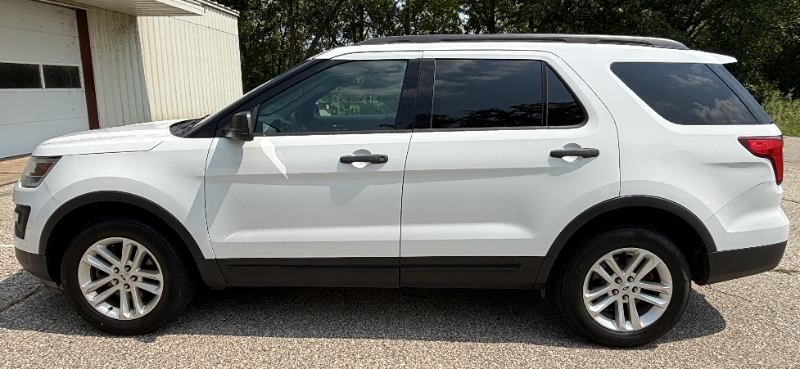2017 Ford Explorer photo 3