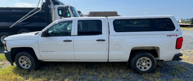 2015 Chevrolet Silverado photo 3