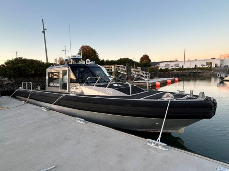 Metal Shark 38 Defiant Aluminum Boat photo 3