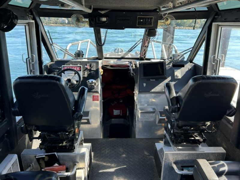 Metal Shark 38 Defiant Aluminum Boat photo 6