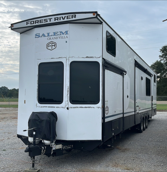 2025 Travel Trailer photo 3