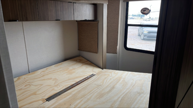 2025 Travel Trailer photo 4