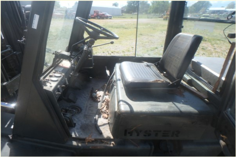 Forklift photo 2