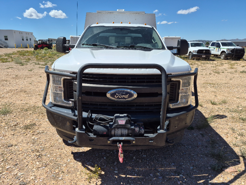 2017 Ford F350 photo 2