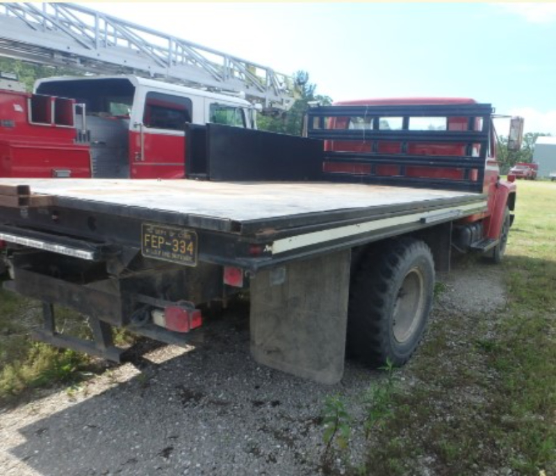 1984 International Flatbed Truck photo 2