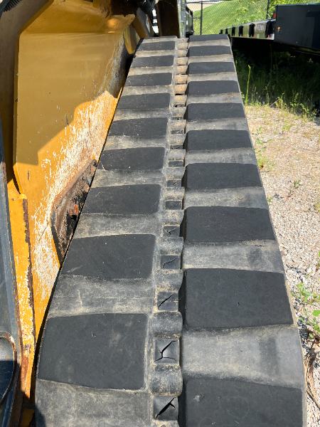 John Deer Compact Track Loader photo 4