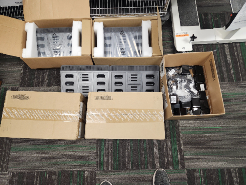 Cisco Cell Phones and Docking Stations photo 2