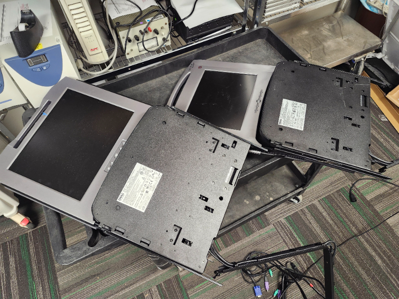 Server Equipment photo 3