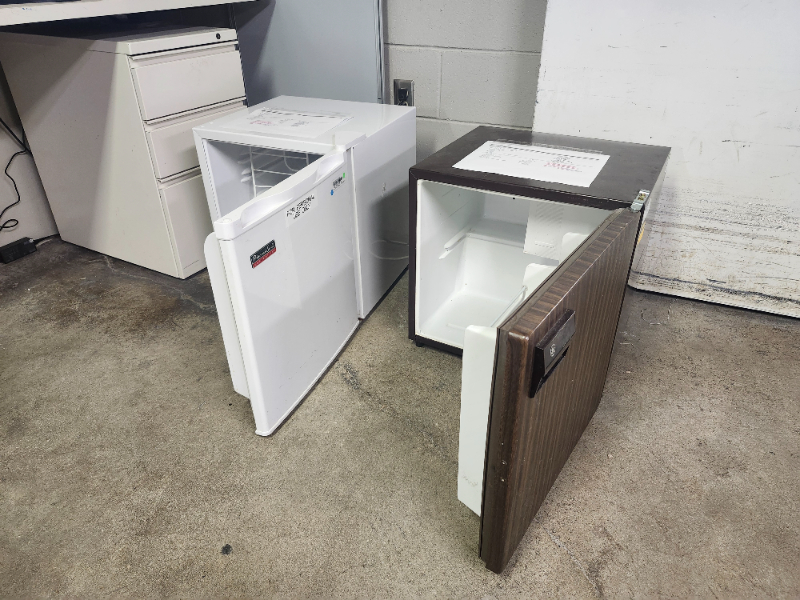 Mini Refrigerator and Freezers photo 2