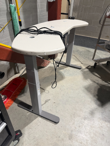 Performa 300 Wheelchair-Accessible Hi-Lo Treatment Table photo 3