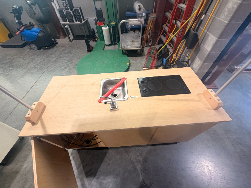 Mobile Demonstration Table with Range and Sink photo 2