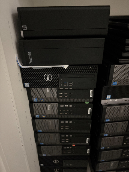 Desktop Computers of Mixed Models from Dell and Hewlett Packard photo 3