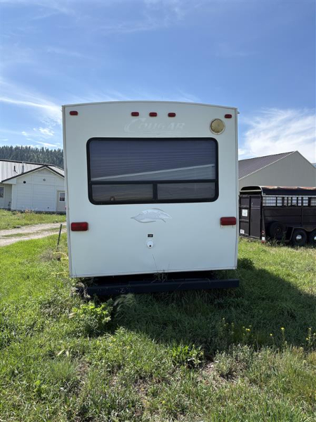2005 Keystone RV photo 2