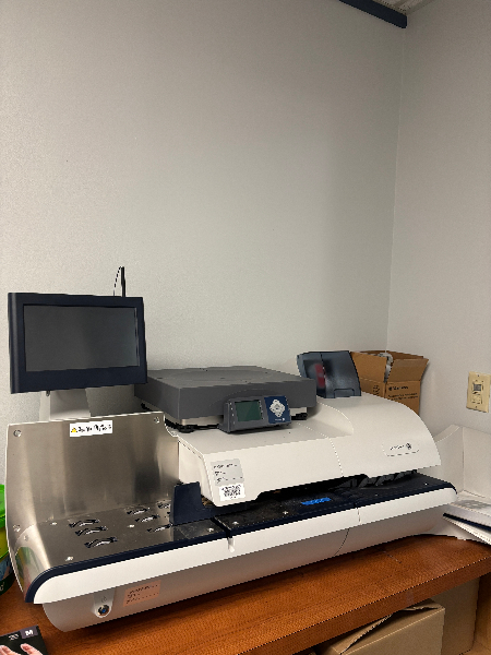 Pitney Bowes SendPro P1000 Mailing System with Scale photo 2