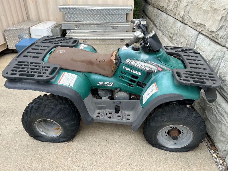 2000 Polaris Magnum 325 photo 5