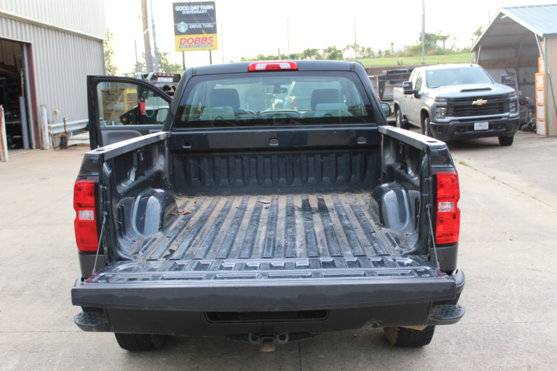 2018 Chevrolet Silverado 4X4 Truck photo 5