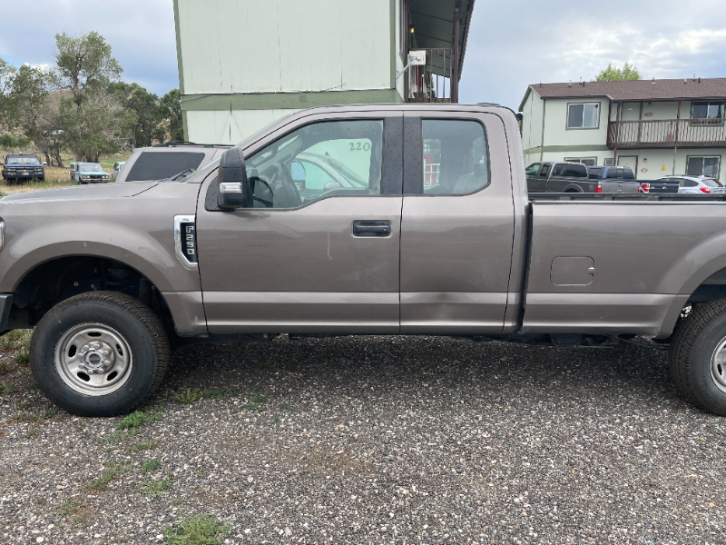 2020 Ford F250 4X4 Truck photo 2