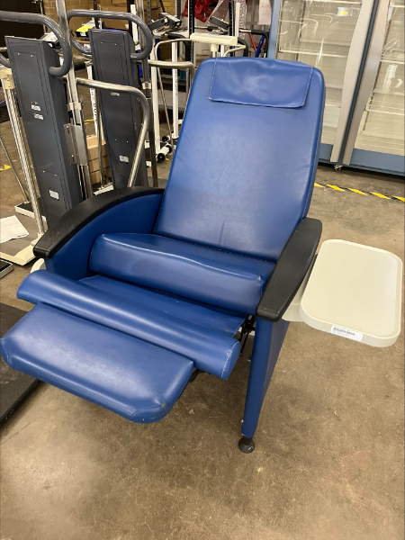 Winco XL Care Recliner photo 2
