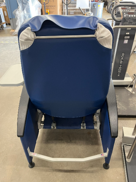 Winco XL Care Recliner photo 3