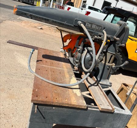 Dewalt Saw photo 3