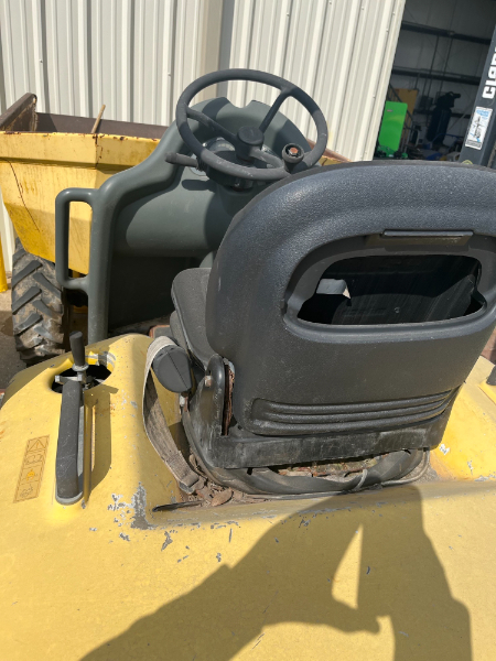 2013 Wacker Neuson Front Dumper photo 3